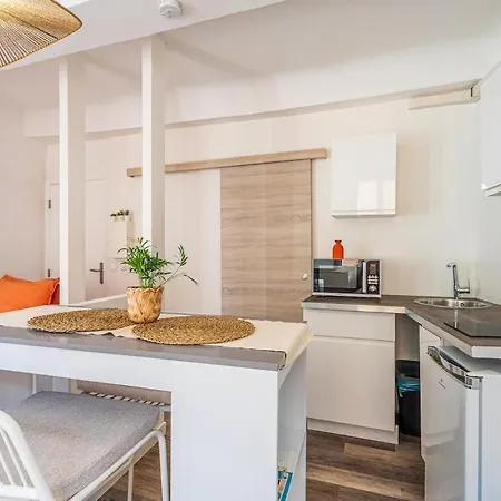 La Cle Escale Orange, Route Du Parcours Des Arts * Йер